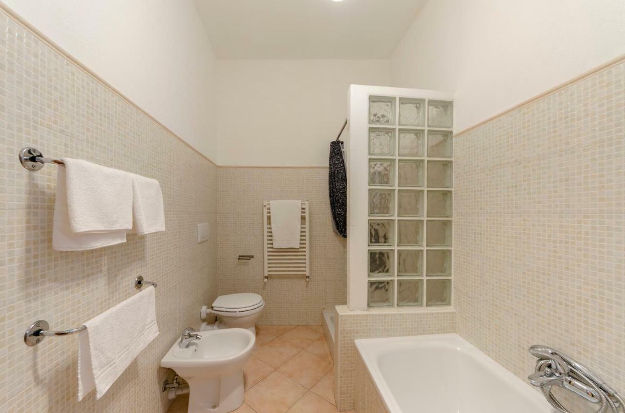Joivy Warm Family Apt Near Porto Antico Apartment Genoa Luaran gambar