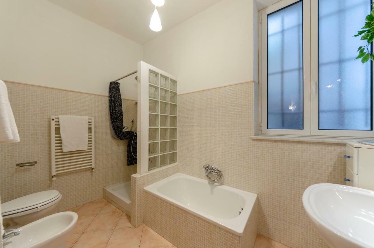 Joivy Warm Family Apt Near Porto Antico Apartment Genoa Luaran gambar