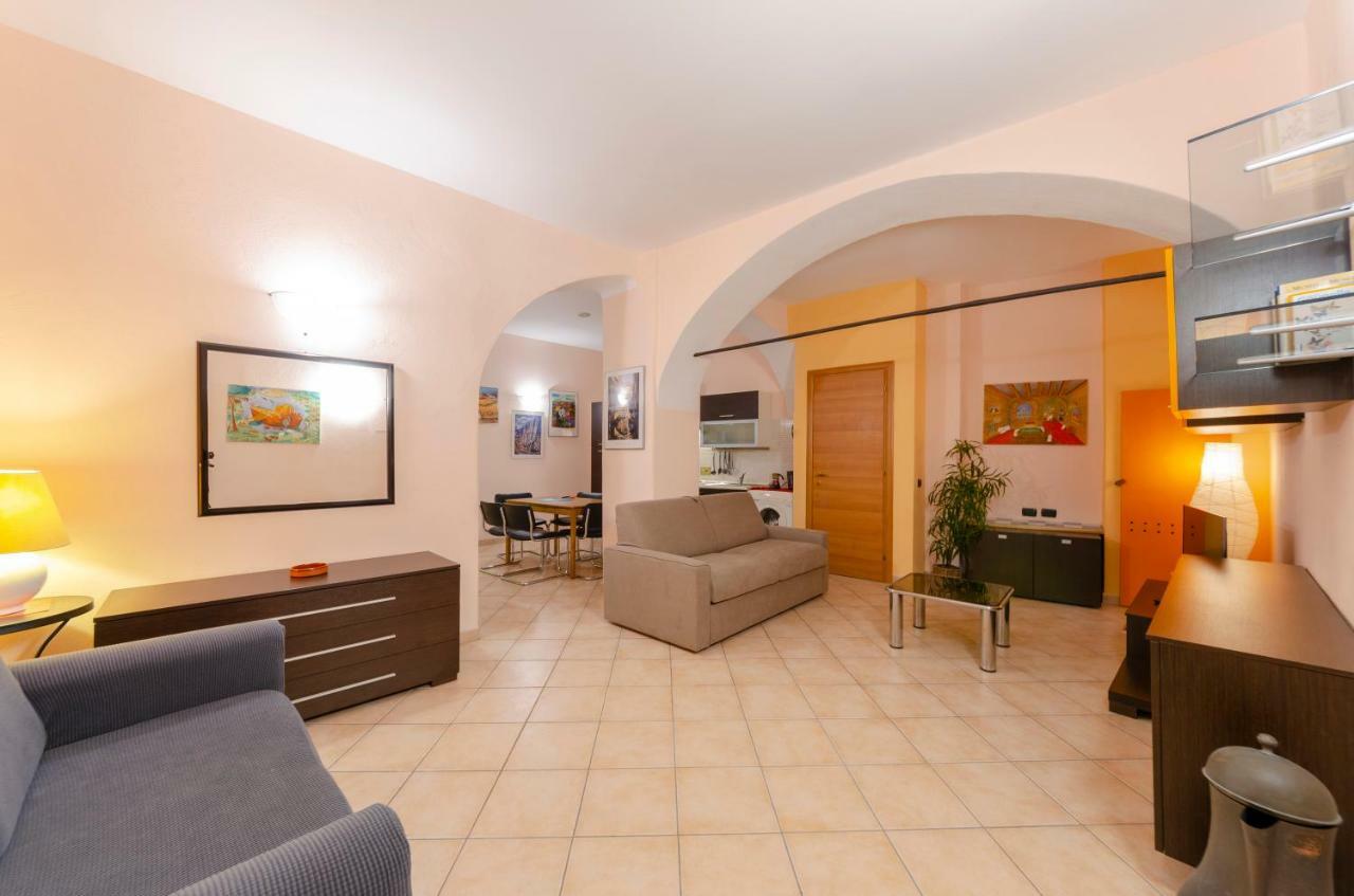 Joivy Warm Family Apt Near Porto Antico Apartment Genoa Luaran gambar