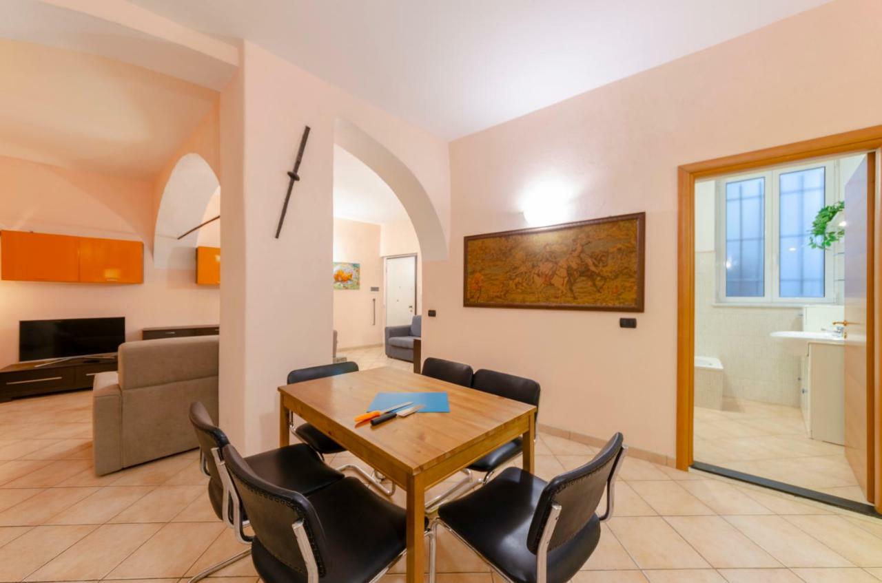 Joivy Warm Family Apt Near Porto Antico Apartment Genoa Luaran gambar